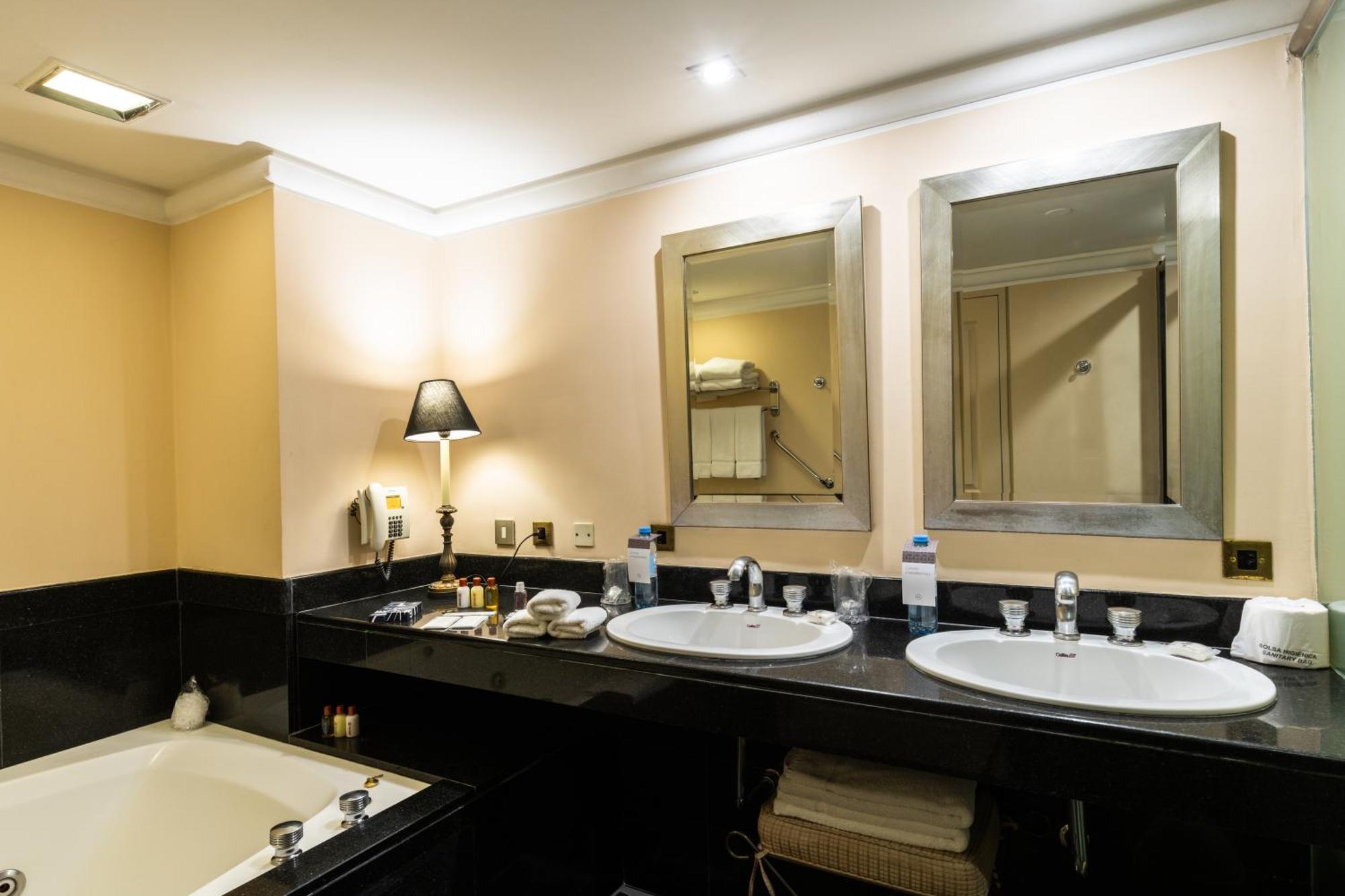 Sheraton Mar Del Plata Hotel Exterior photo Bathroom