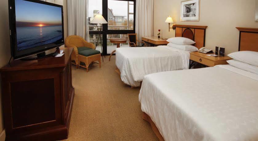 Sheraton Mar Del Plata Hotel Exterior photo A guest room at the Hilton San Diego Bayfront
